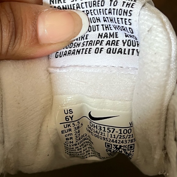 ‼️SOLD DO NOT BUY‼️Nike Blue shoes 6y - Picture 3 of 3